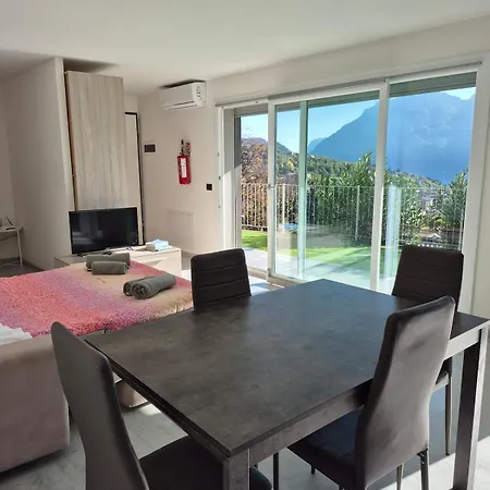 View And Private Covered Parking Space- La Terrazza Di Jo * Манделло-дель-Ларио
