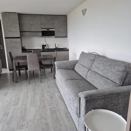 Апартаменты View And Private Covered Parking Space- La Terrazza Di Jo Манделло-дель-Ларио