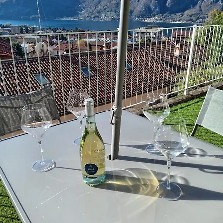 View And Private Covered Parking Space- La Terrazza Di Jo Манделло-дель-Ларио